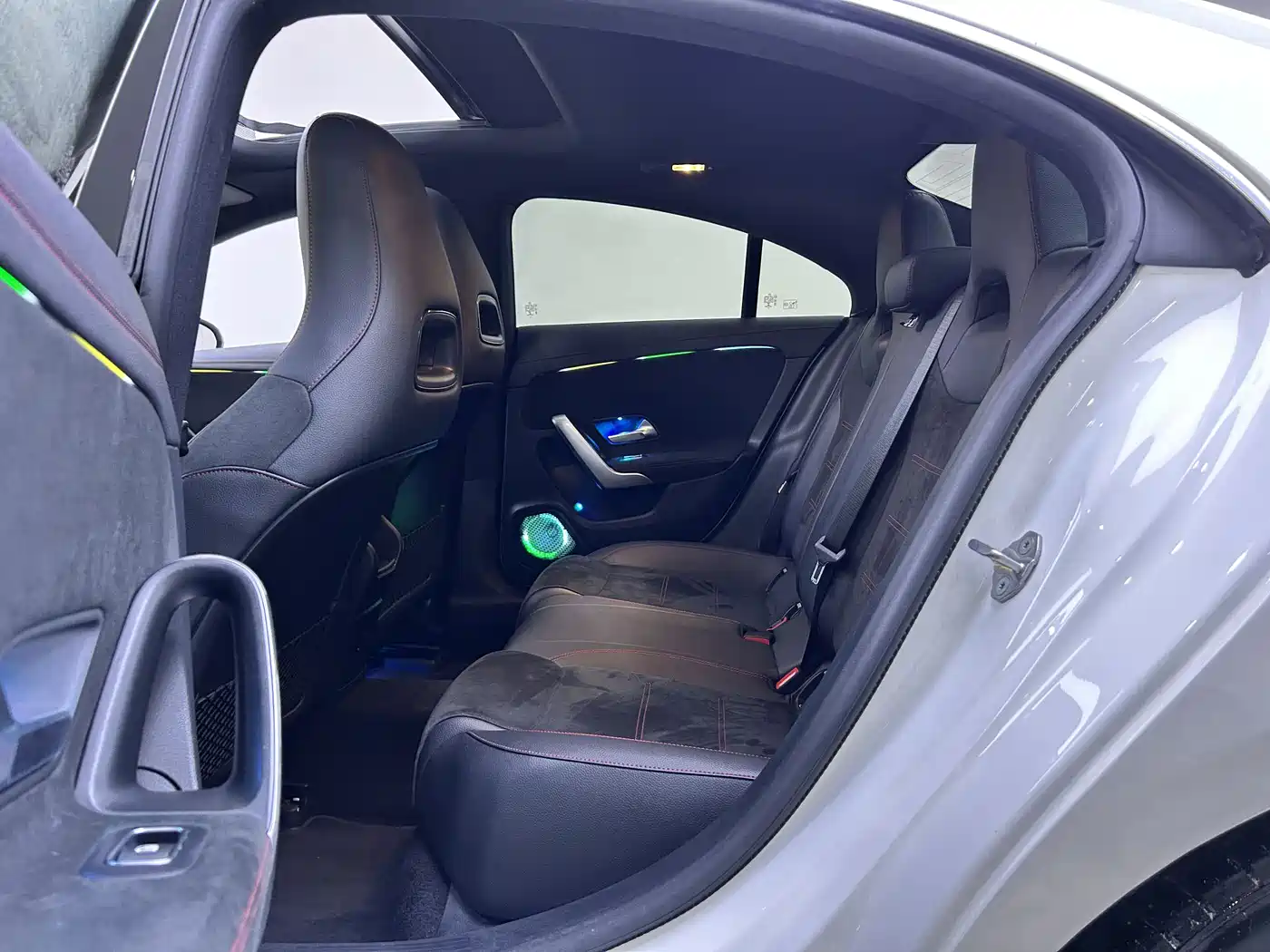 Mercedes-Benz CLA (Import) 2021 CLA 200 фото 9