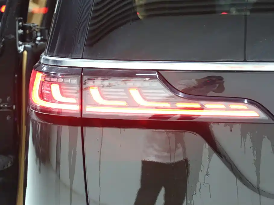 Voyah Auto Voyah Dreamer 2025 PHEV AWD Flagship Kunpeng Edition фото 21
