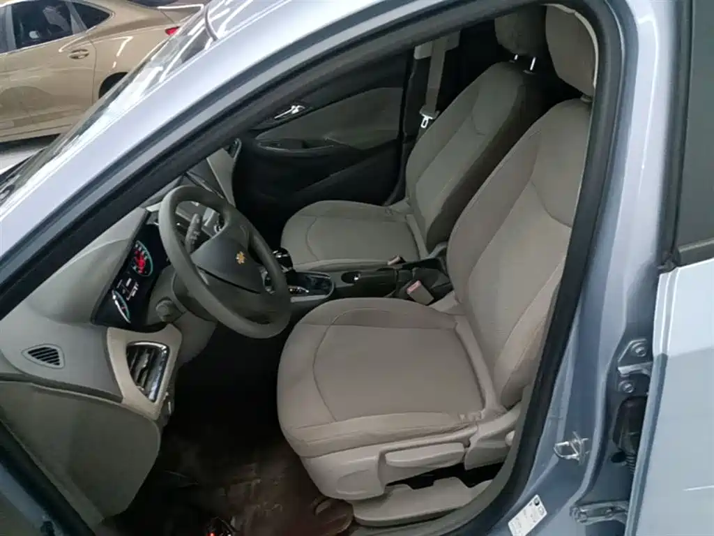 Chevrolet Cruze 2015 1.5L Automatic Fashion Navigation Edition фото 15