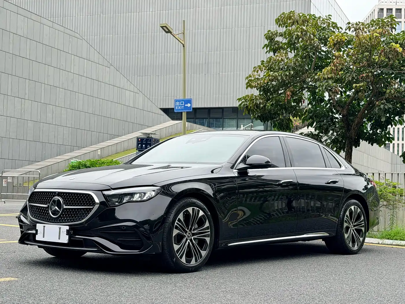 Mercedes-Benz E-Class 2024 E 300 L Fashion Sport