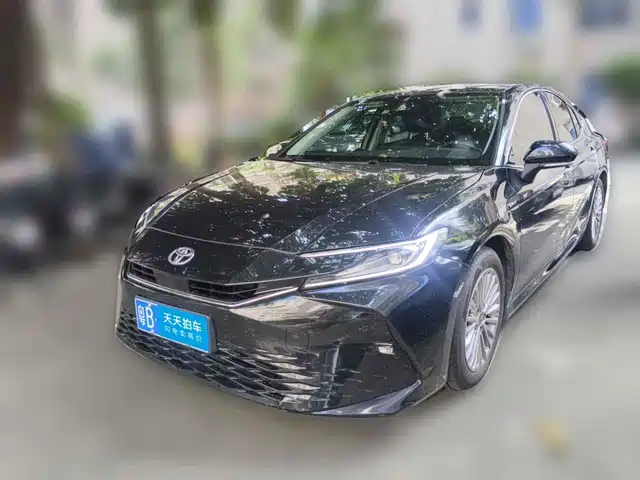 Toyota Camry 2024 Hybrid 2.0HG Premium Edition — фото 1