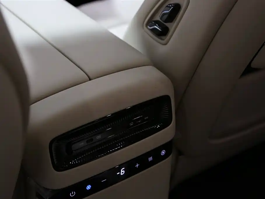 Voyah Auto Voyah Dreamer 2025 PHEV 4WD Kunpeng Premium Edition фото 21