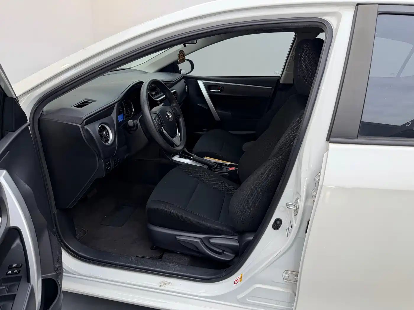 Toyota Levin 2017 Facelift 185T CVT Elite (China V) фото 11