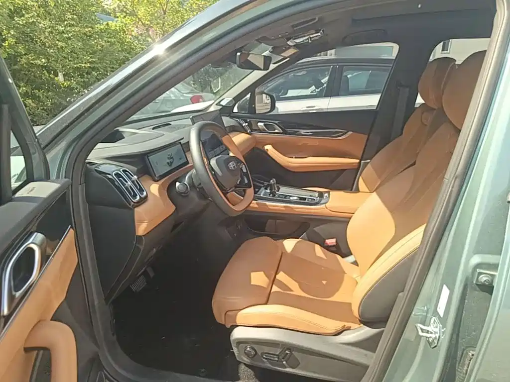 Photo 15 - Geely Atlas L