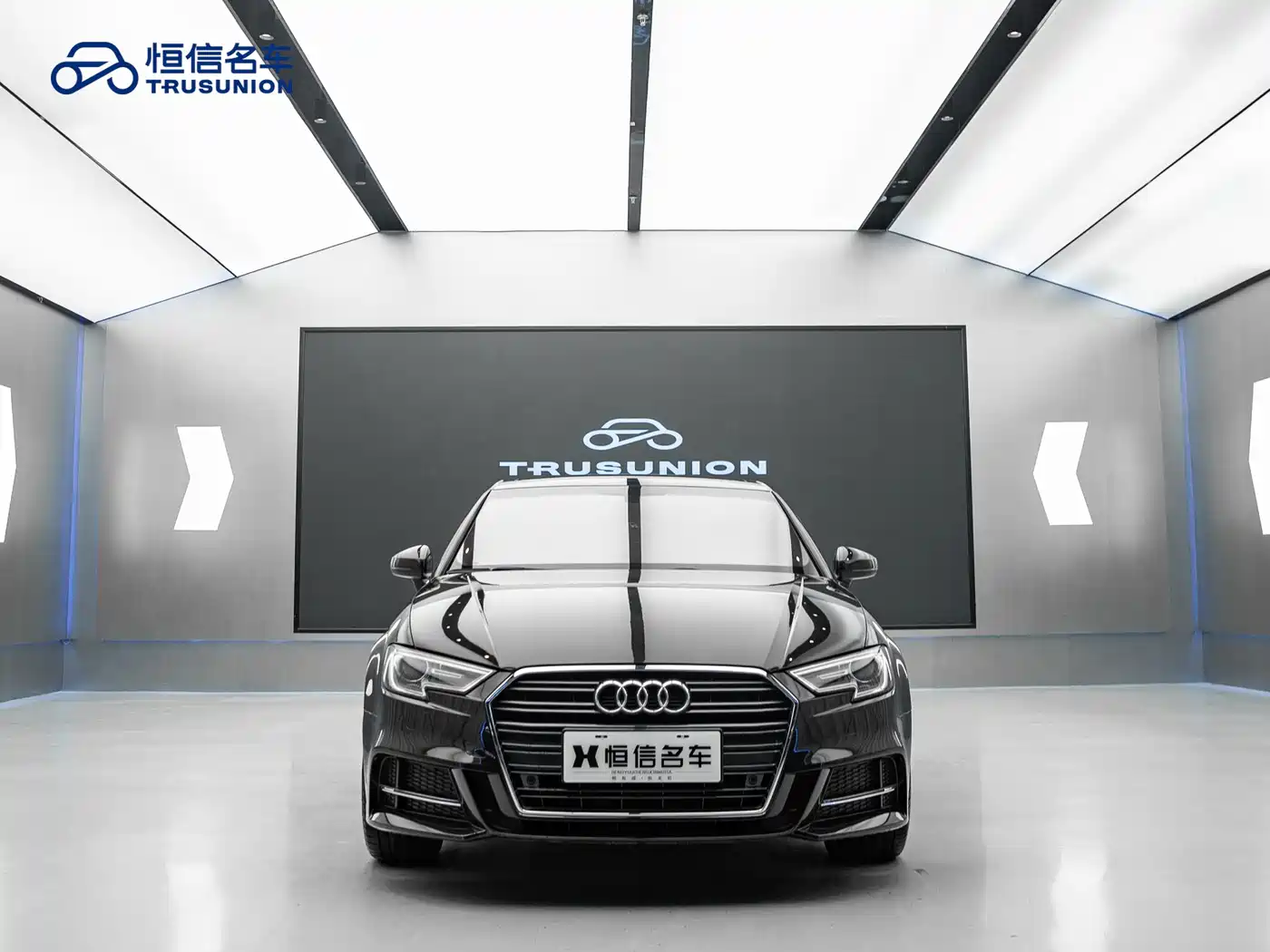Audi A3 2018 30th Anniversary Limousine 35 TFSI Fashion фото 2