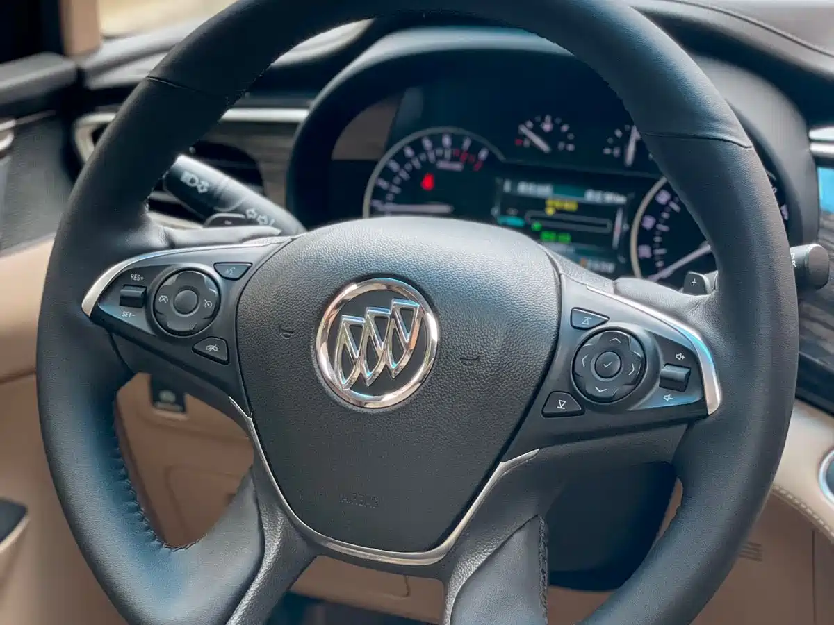 Buick GL8 2017 ES 28T Luxury China V фото 10