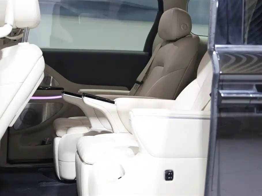 Voyah Auto Voyah Dreamer 2025 PHEV 4WD Kunpeng Premium Edition фото 17