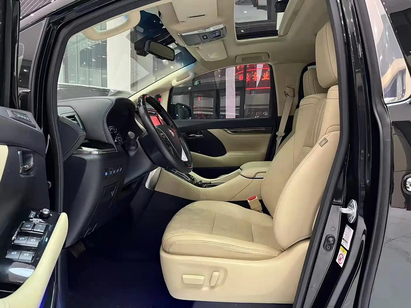 Toyota Alphard 2018 Facelift 3.5L Premium Edition фото 7