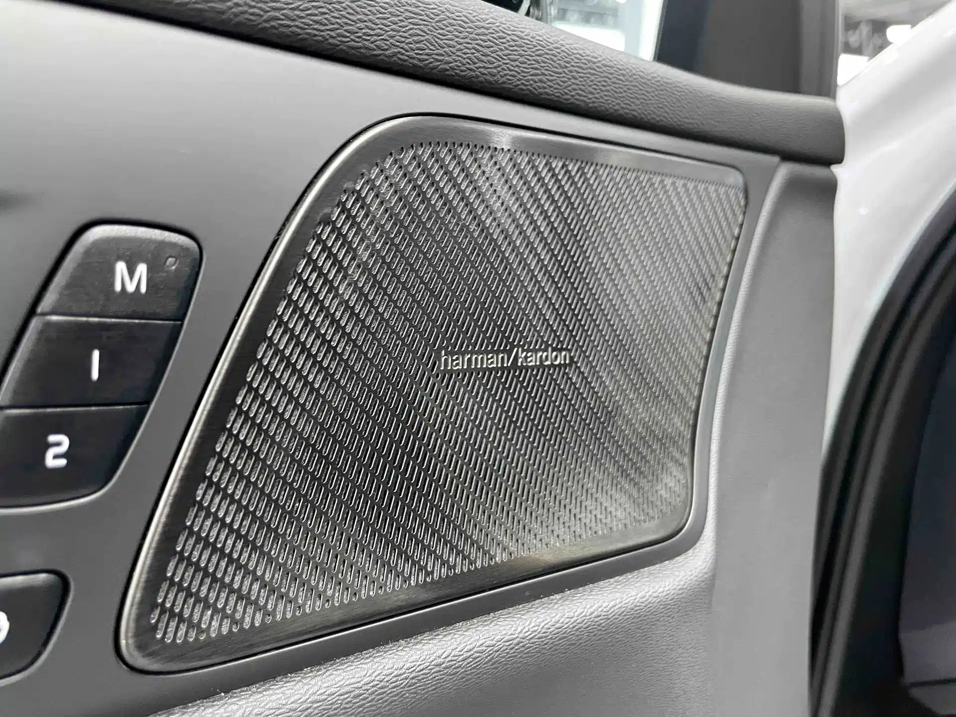 Фото 9 - Volvo S60