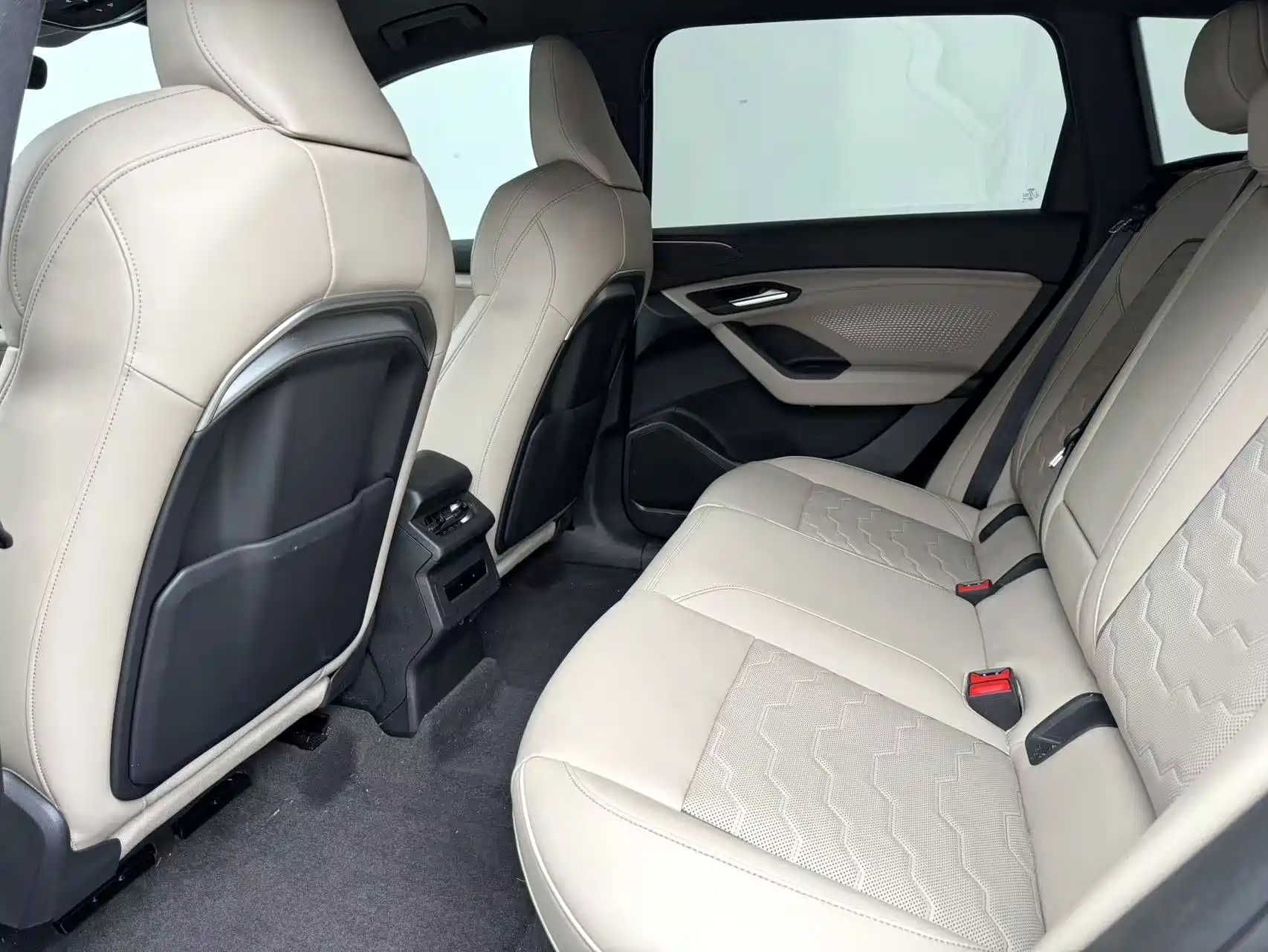 Фото 6 - Audi Q6L e-tron