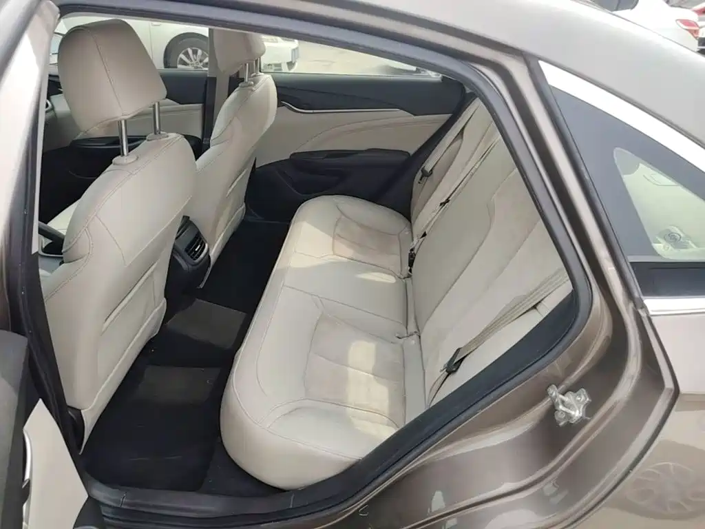 Фото 17 - Buick Excelle