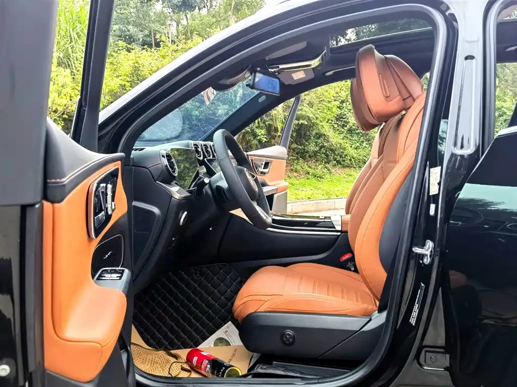 MERCEDES-BENZ GLC