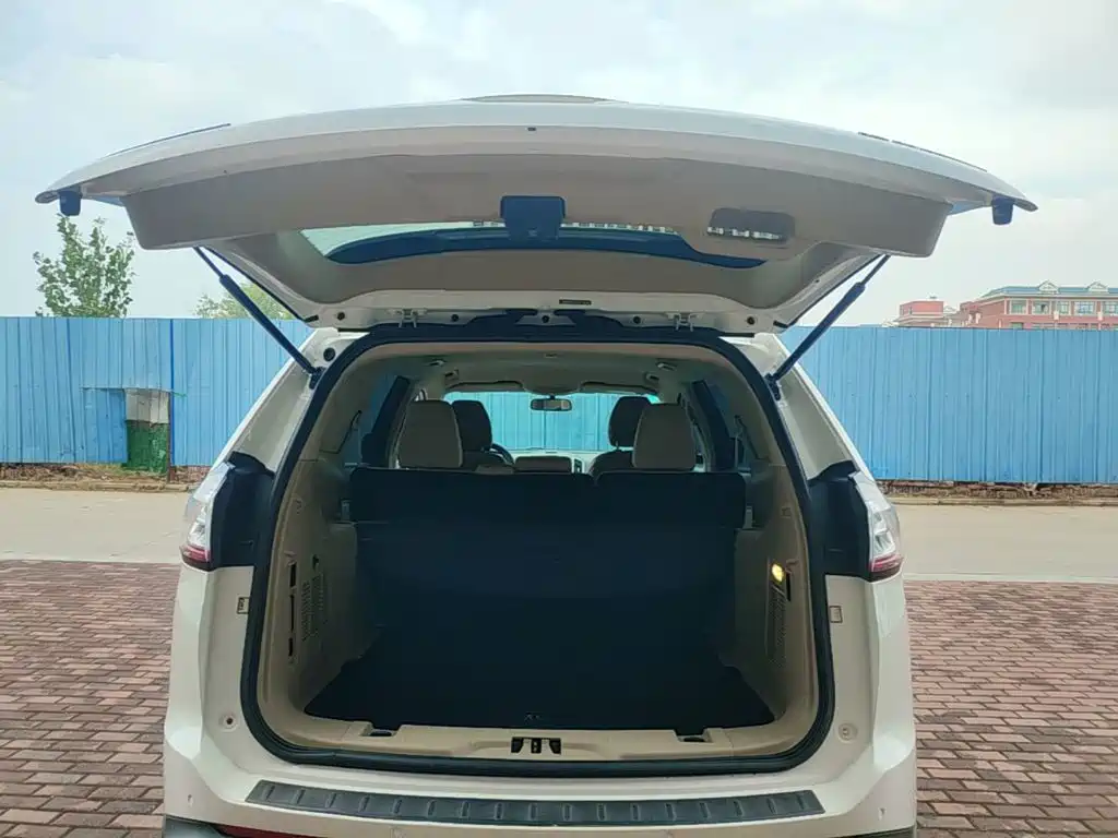 Photo 19 - Ford Edge