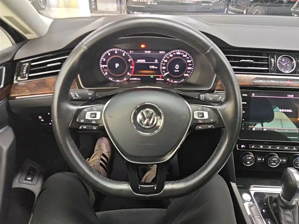 Volkswagen Magotan 2018 330TSI DSG Premium фото 11