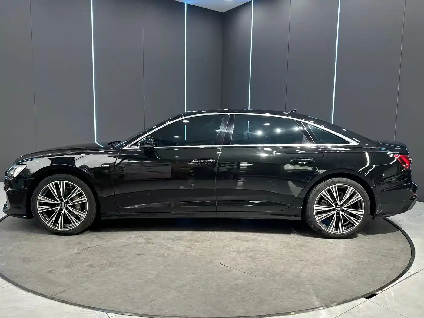 Audi A6L 2022 45 TFSI quattro Premium Dynamic фото 4