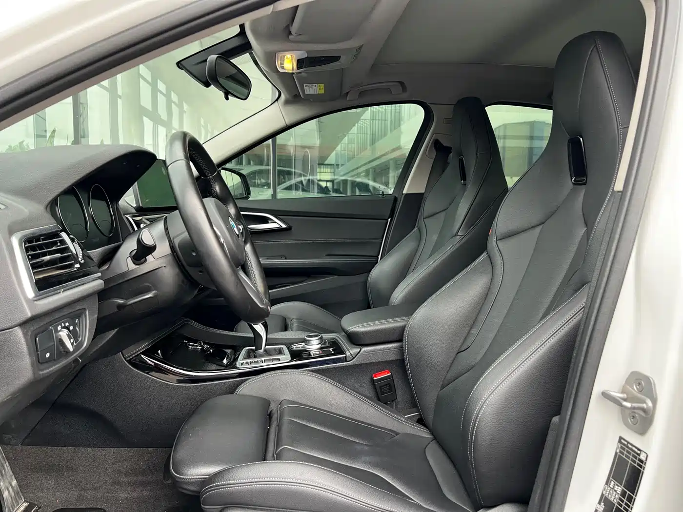 BMW 1 Series 2022 125i M Sport Shadow Edition фото 3