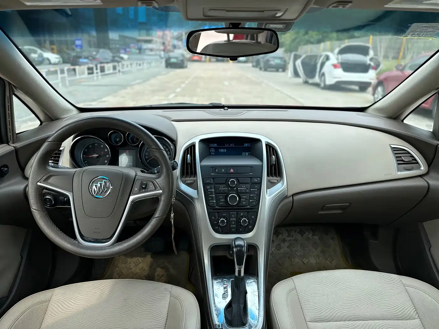 Photo 9 - Buick Excelle