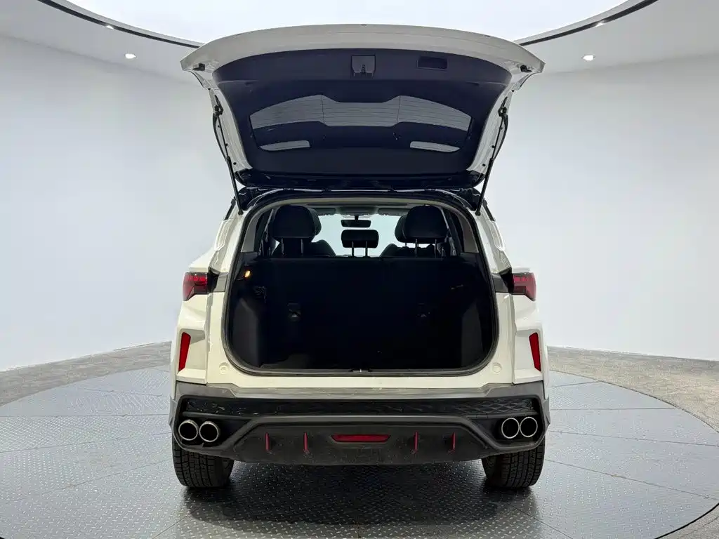 Photo 7 - Geely Binyue