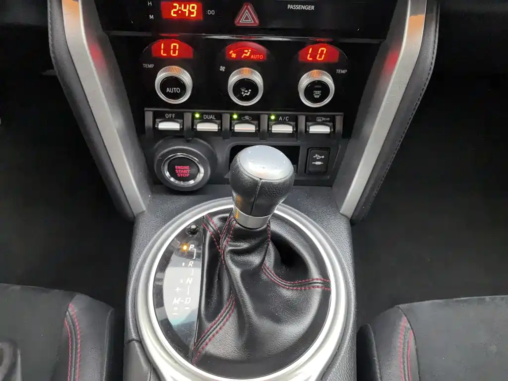 Фото 13 - Subaru BRZ