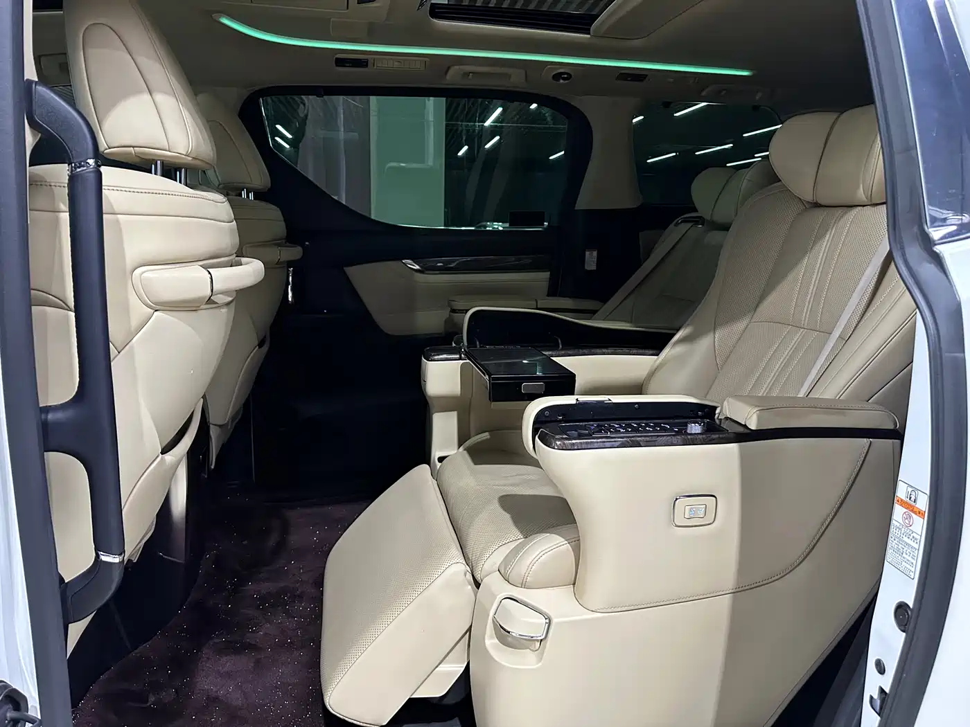 Toyota Vellfire 2020 2020 Twin Engine 2.5L HV Premium Edition