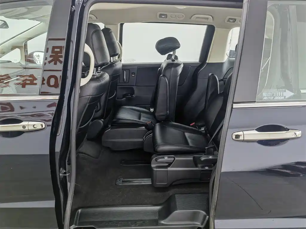 Honda Odyssey 2024 2.0L e:HEV Sharp·Comfort Edition фото 15