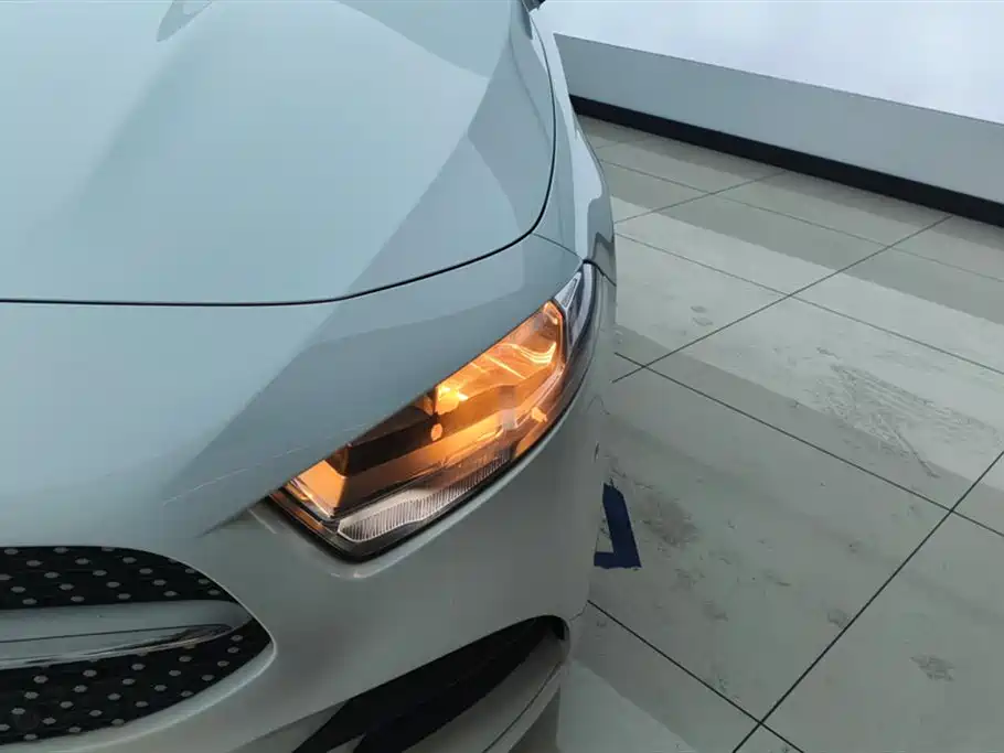 Mercedes-Benz A-Class 2019 A 180 L Sport Sedan фото 5