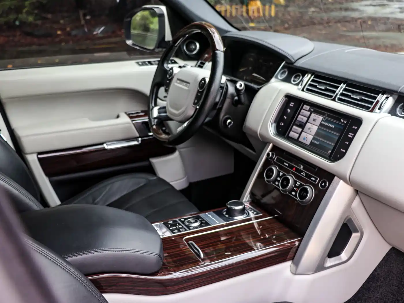 Land Rover Range Rover 2014 Facelift 3.0 SC V6 Vogue фото 15