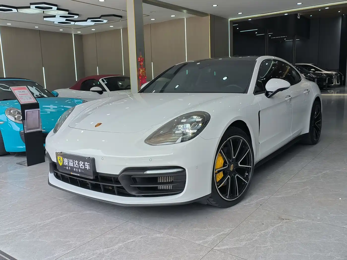 PORSCHE PANAMERA