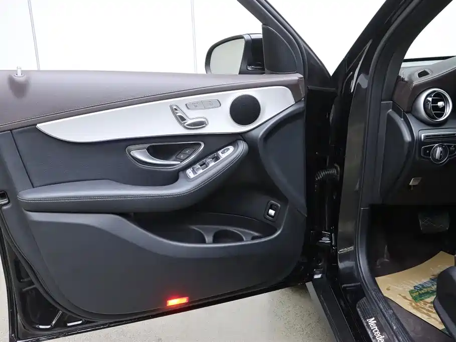 Mercedes-Benz GLC 2021 GLC 260 L 4MATIC Sporty фото 11
