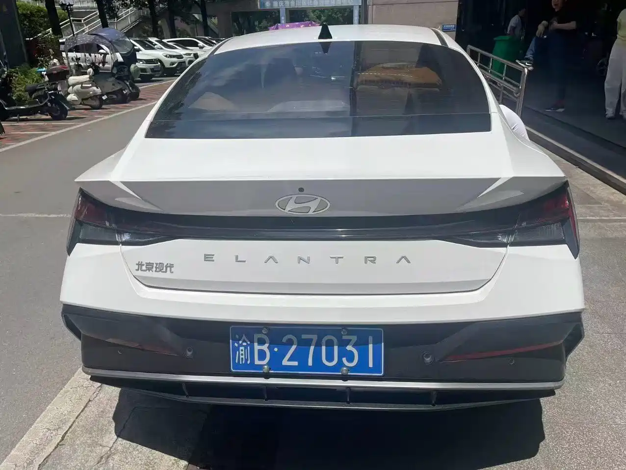 Hyundai Elantra 2023 Model 1.5L CVT LUX Premium Edition фото 11