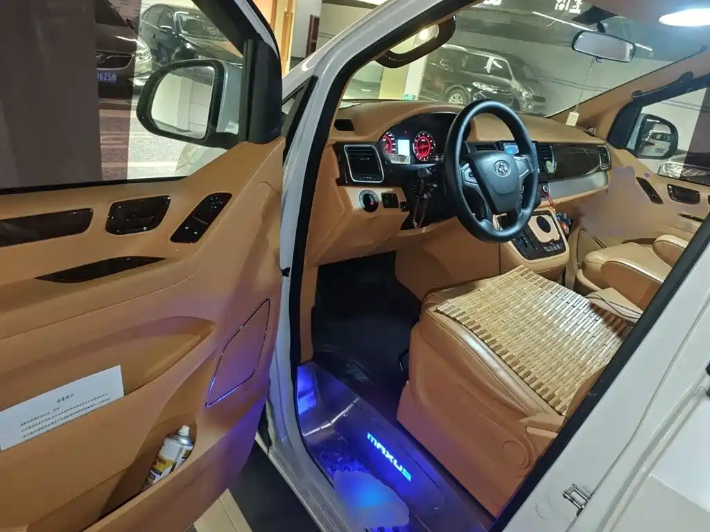 SAIC Maxus Maxus G10 2016 2.0T Automatic Elite фото 14