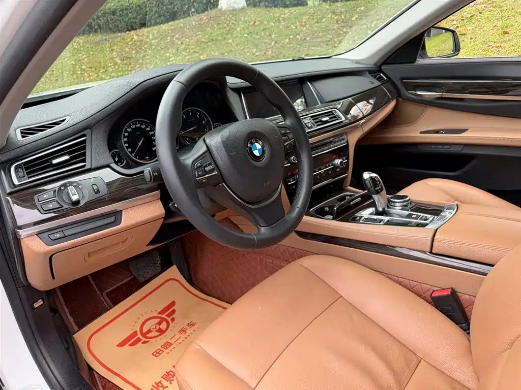 BMW 7 Series 2014 730Li Premium фото 7