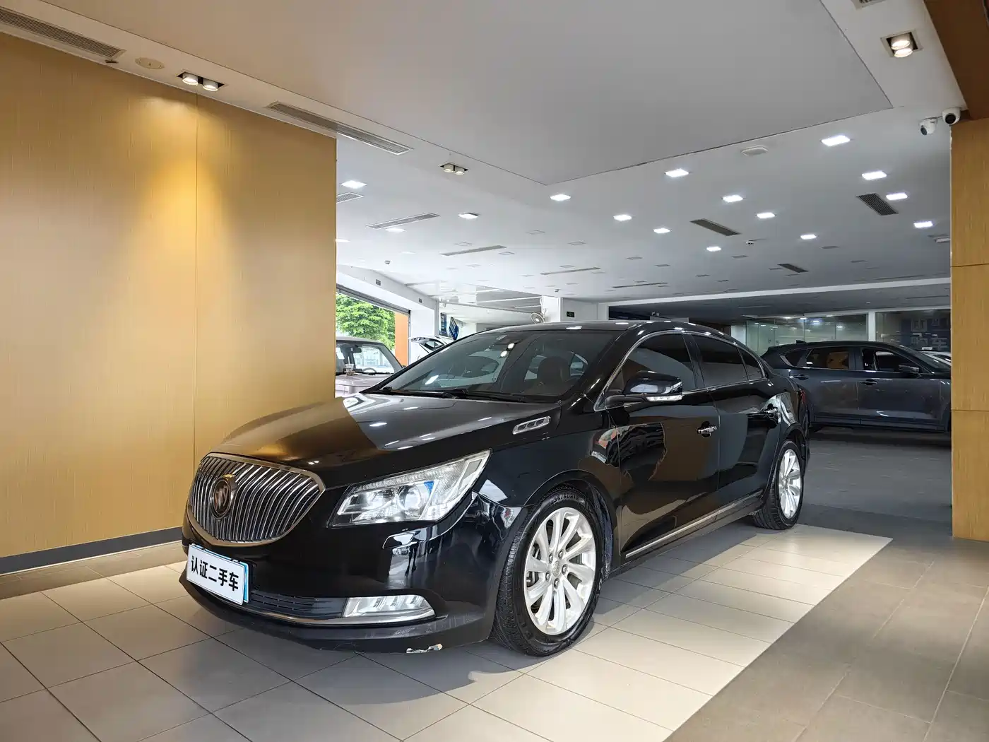 Фото 1 - Buick LaCrosse