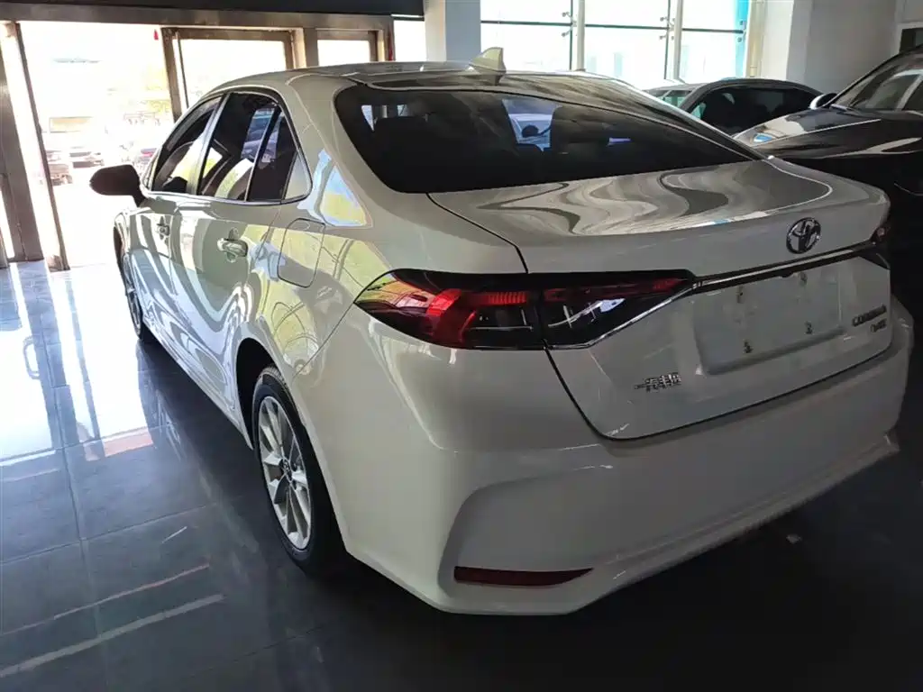 Toyota Corolla 2021 1.2T S-CVT Elite PLUS Edition фото 5