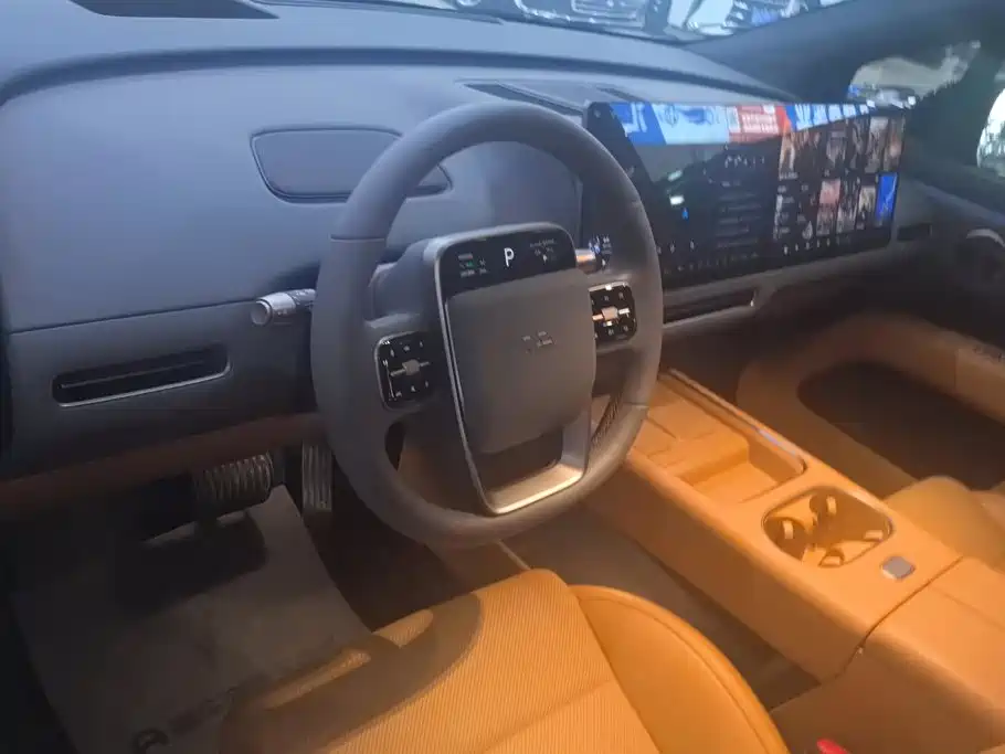 Li Auto i6 2026 2025 4WD Base Model