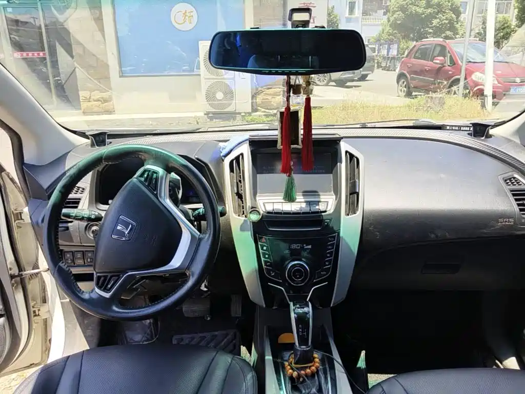 Luxgen U6 SUV 2016 2017 1.8T Charm Upgrade