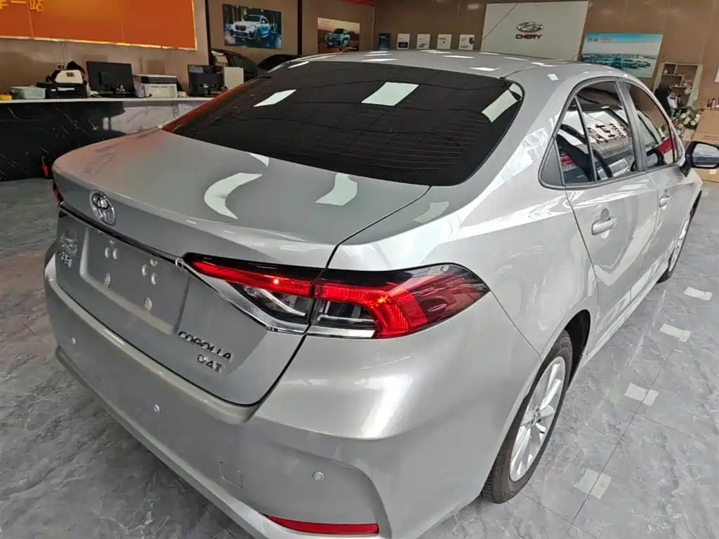 Toyota Corolla 2021 1.2T S-CVT Elite PLUS Edition фото 7