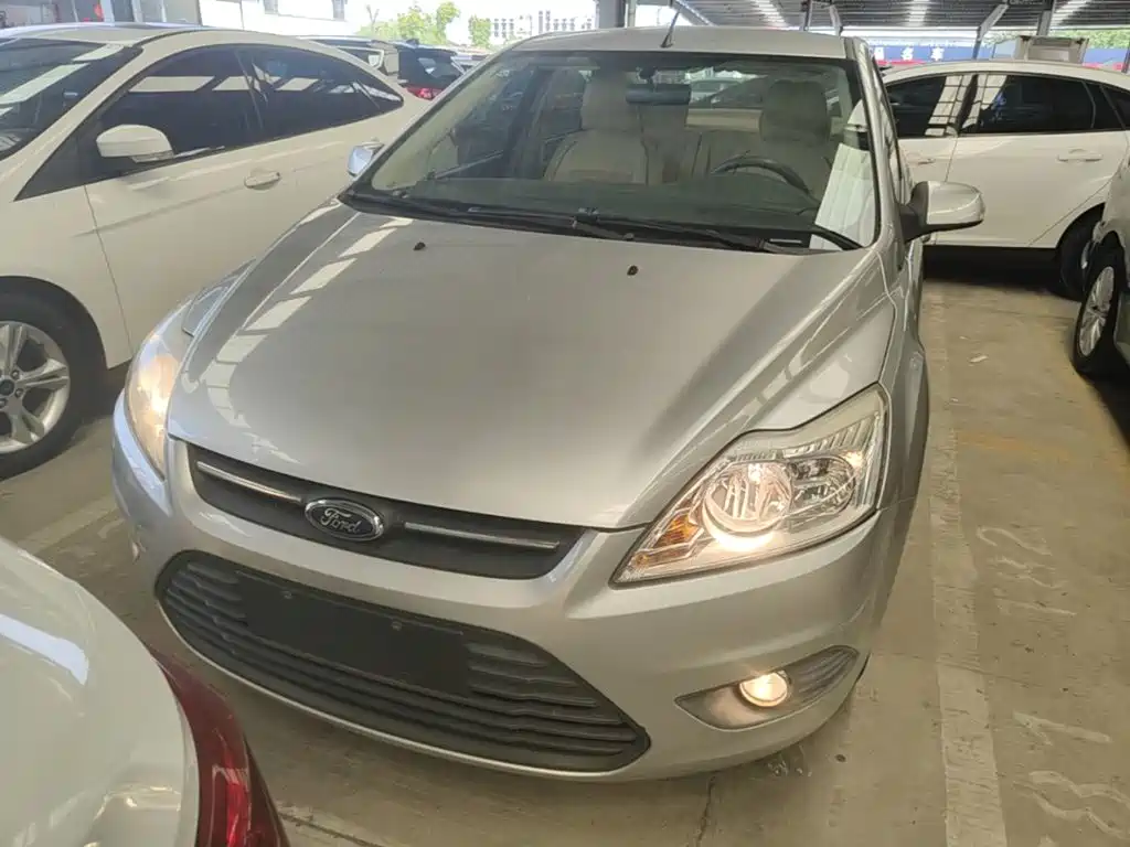 Ford Focus 2014 2013 Sedan Classic 1.8L Automatic Base