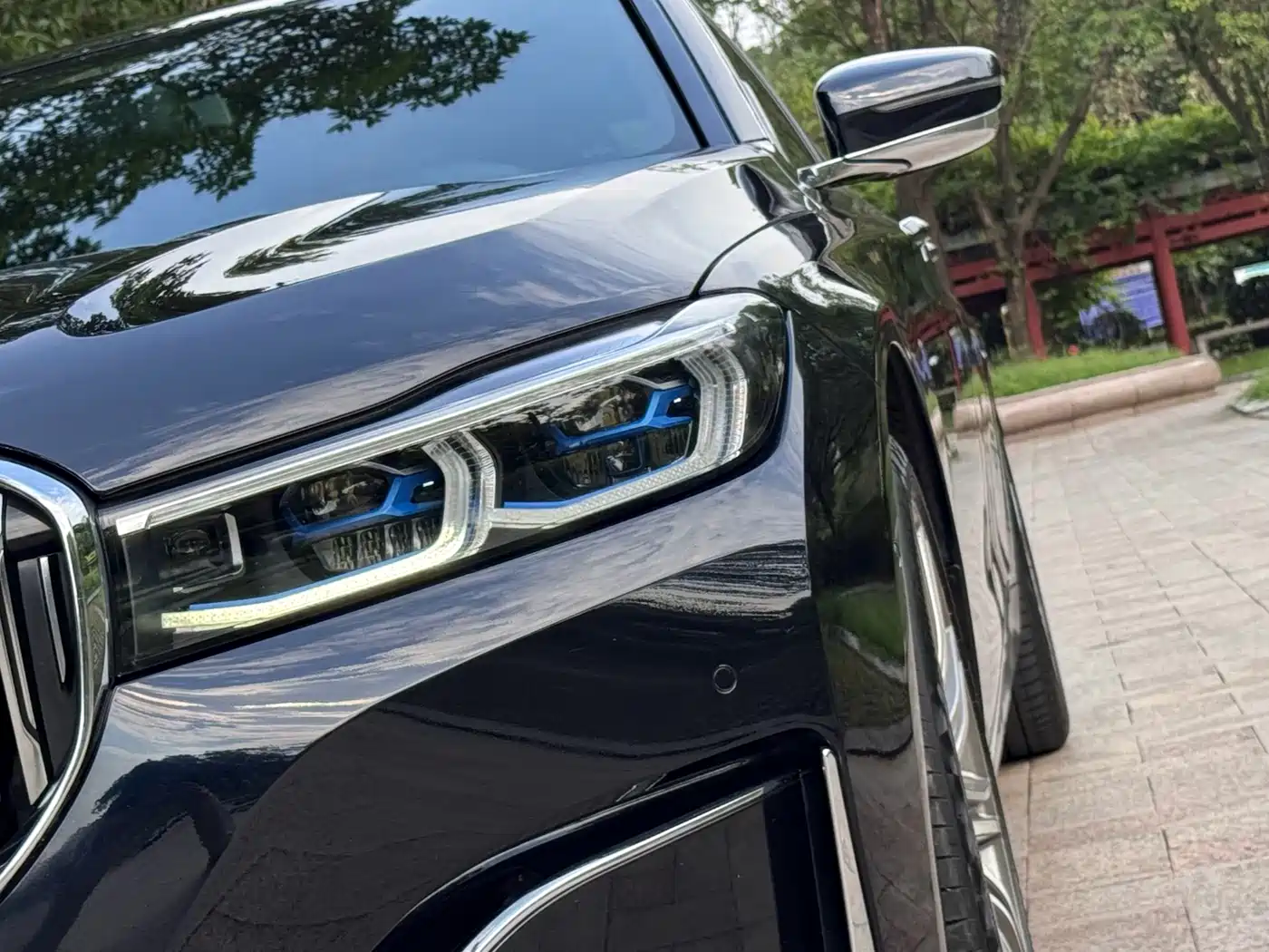 Photo 3 - BMW 7 Series