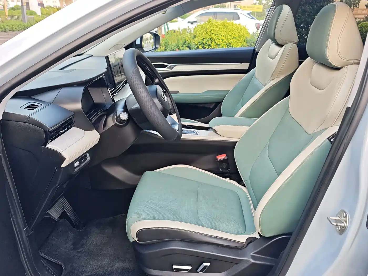 Geely Emgrand L HiP 2023 2022 1.5TD-DHT Pro 100KM Travel Edition
