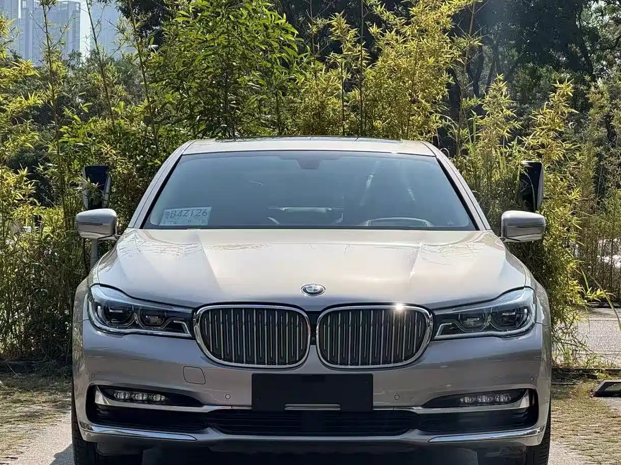 BMW 7 Series 2018 730Li Premium Type Excellence Package фото 2