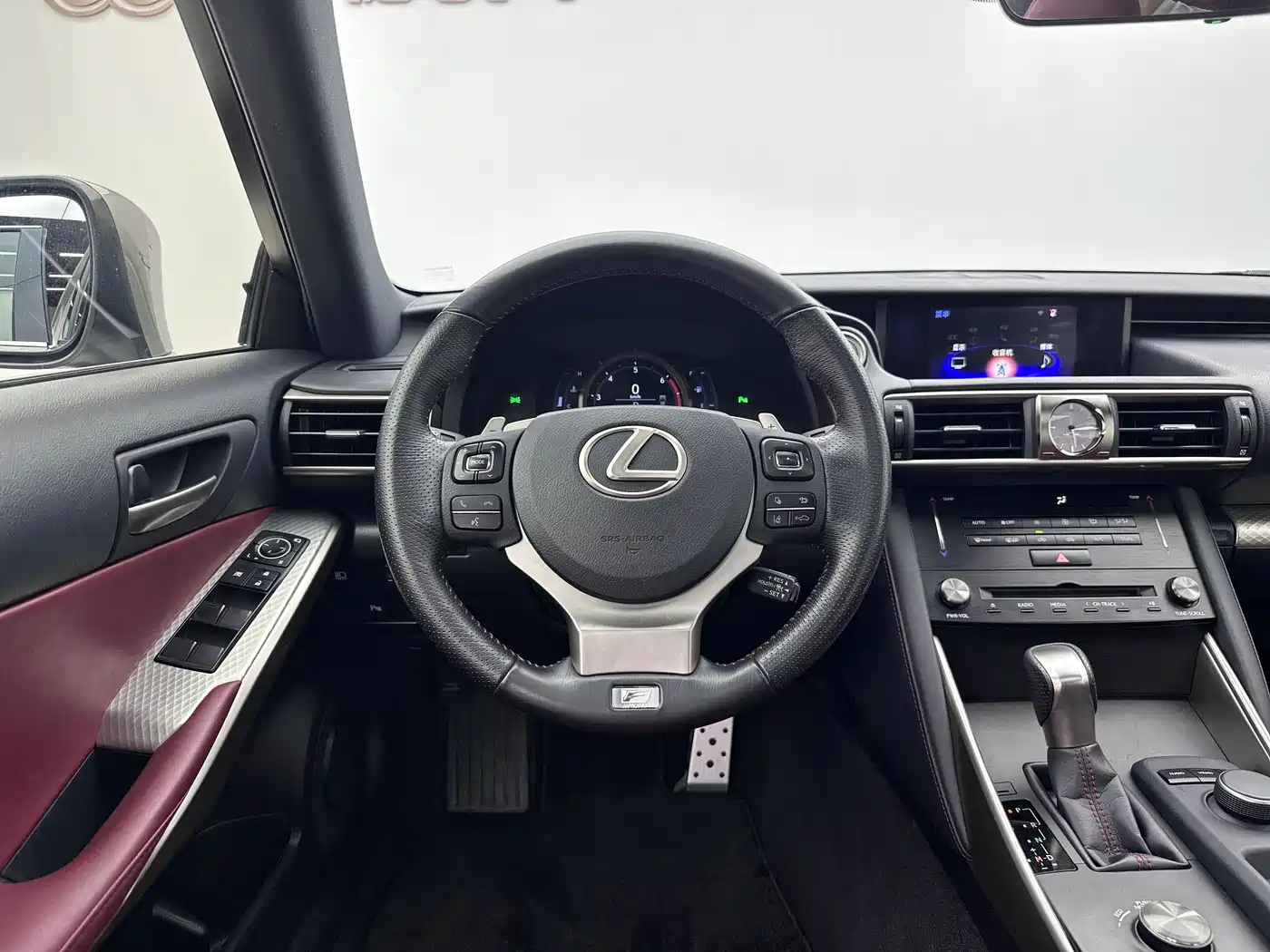 Lexus IS 2017 300 F SPORT фото 10