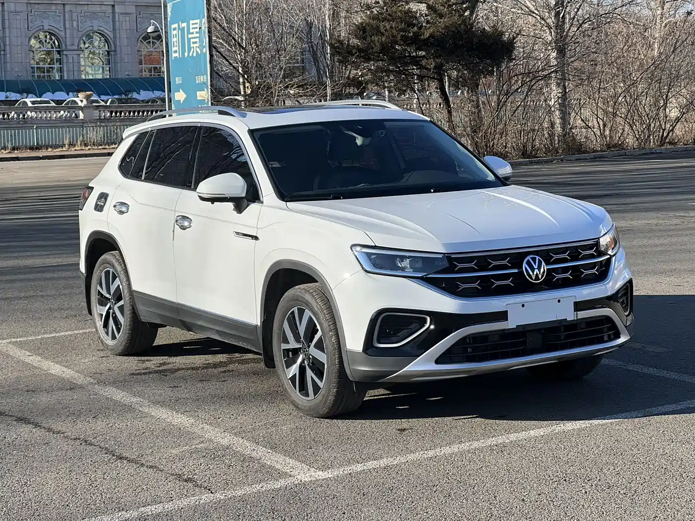 Volkswagen Tayron 2023 280TSI 2WD Luxury Plus Advanced Edition фото 3