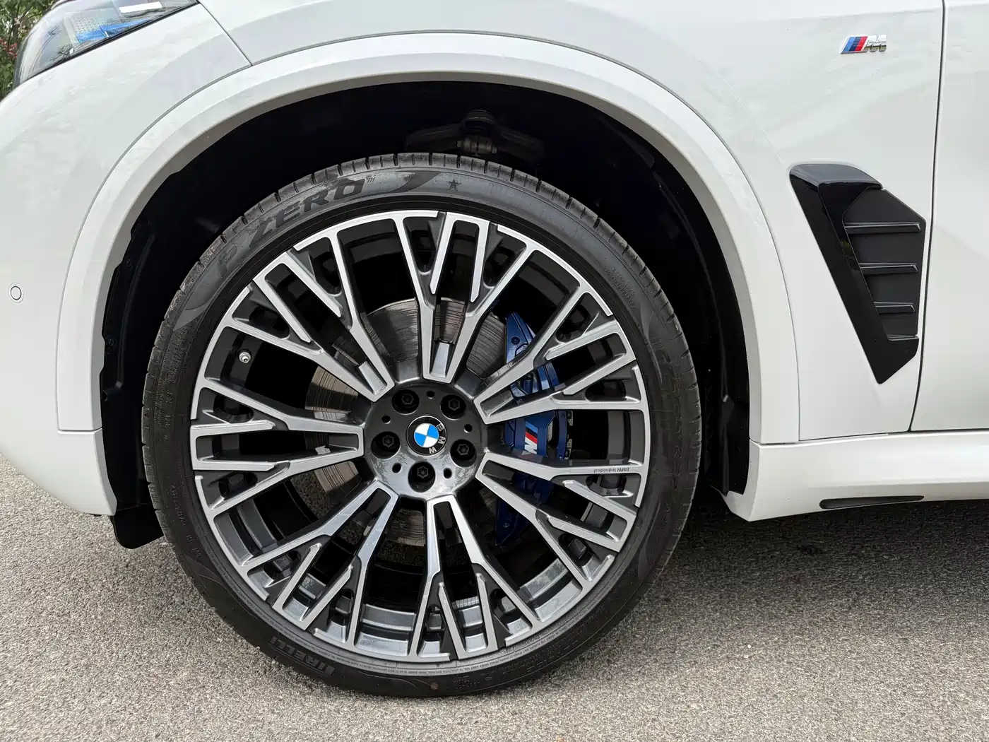 BMW X5 2025 Model xDrive 40Li Exclusive M Sport Blackout Package фото 6