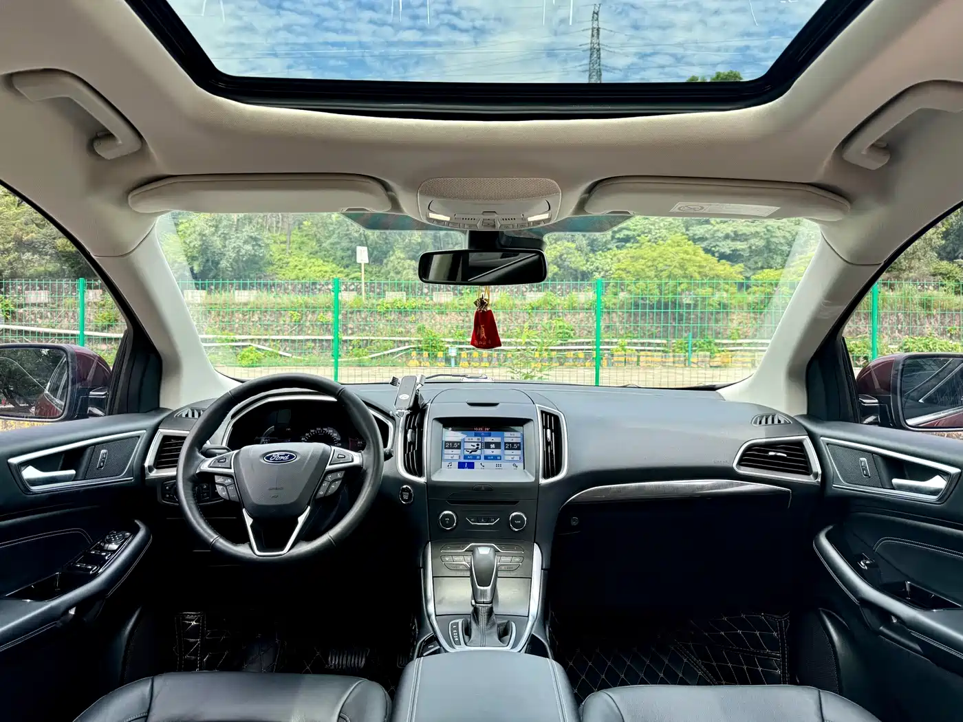 Фото 14 - Ford Edge