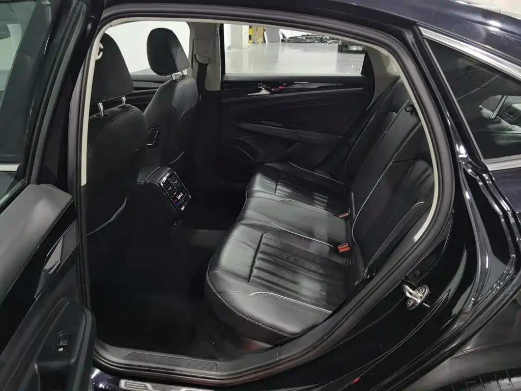 Фото 15 - Volkswagen Passat