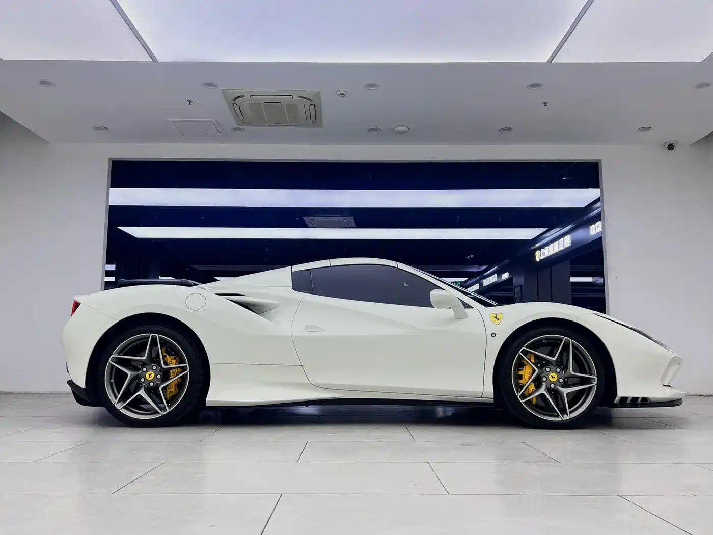 Ferrari F8 2023 2020 Spider 3.9T V8