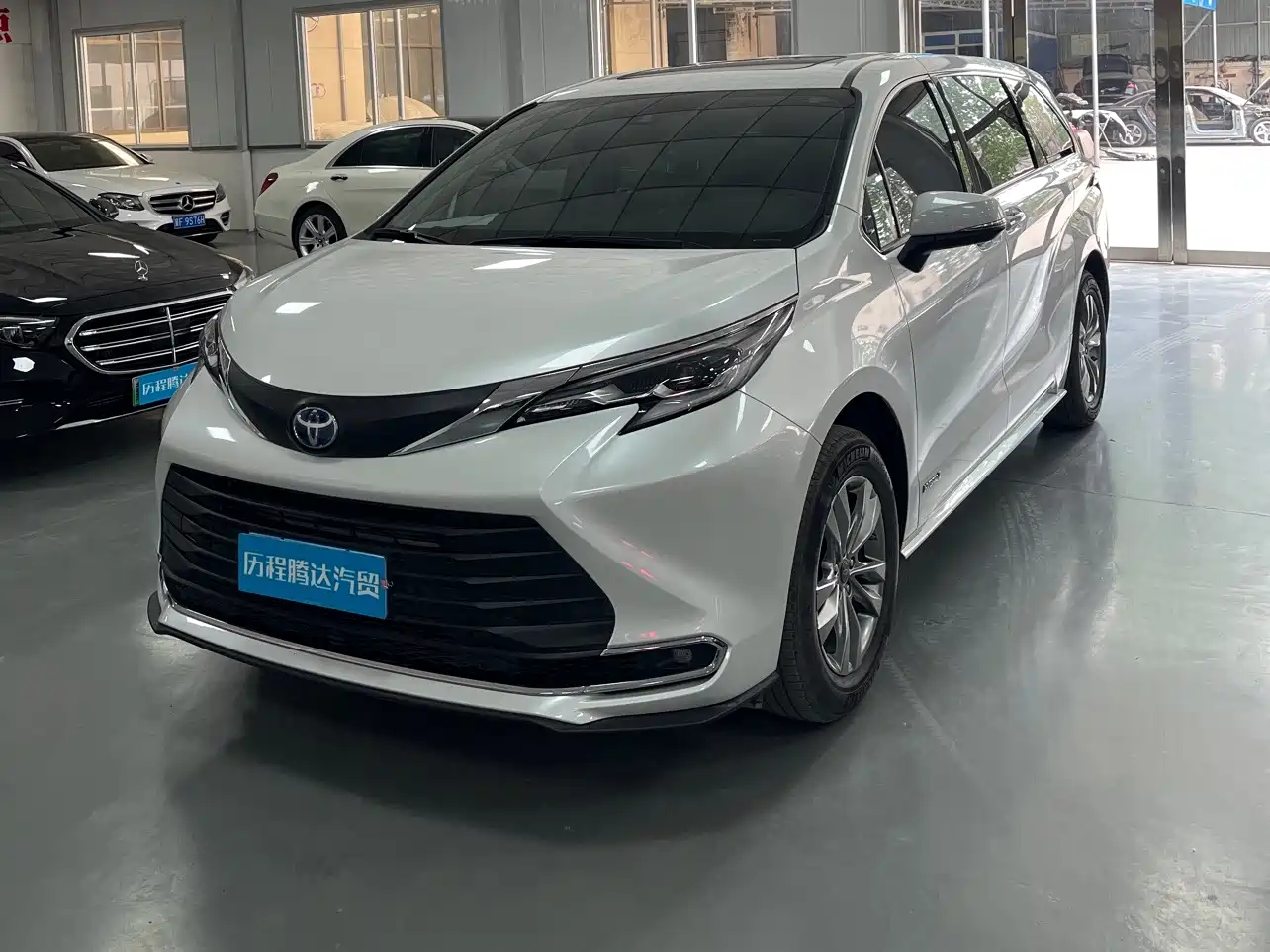 Toyota Sienna 2023 2.5L Hybrid Comfort Edition