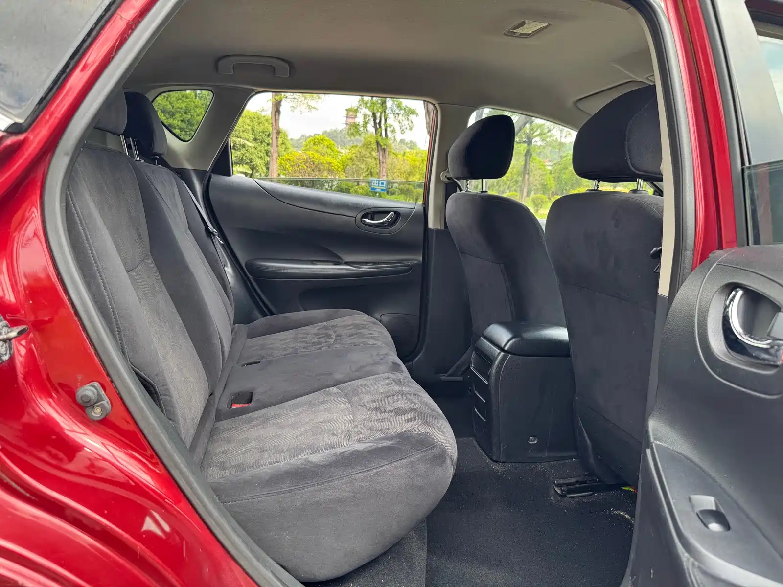 Photo 9 - Nissan Tiida