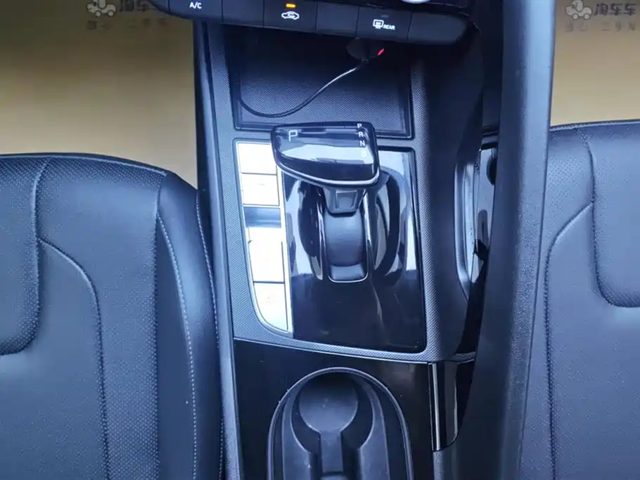 Hyundai Elantra 2023 1.5L CVT GLX Elite Edition фото 16